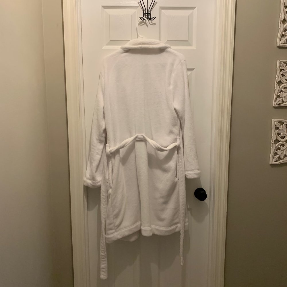 Calvin Klein White Robe - Picture 3 of 6